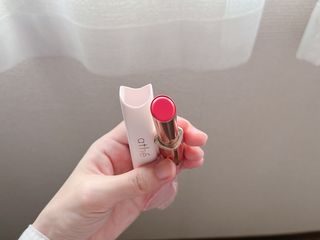 ATHE AUTHENTIC AIRY LIP BALM / 비건립밤 / 어센틱립밤 / 에어리립밤 (수정 요청) — 5점을 준 리뷰어가 2022년 8월 올린 사용 사진