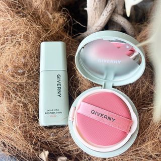 지베르니 밀착 커버 파운데이션 30ml + 밀착 커버 쿠션 본 제품 — 5점을 준 리뷰어가 2023년 9월 올린 사용 사진