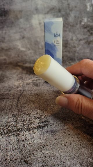 산심 명연수 멀티 스틱 밤 0.38oz 수분 스틱 집중 주름 케어 — 5점을 준 리뷰어가 2023년 4월 올린 사용 사진