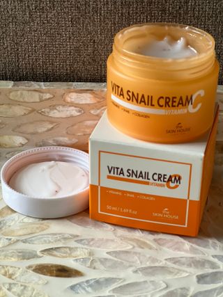 [THE SKIN HOUSE] Vita Snail Cream — 4.5점을 준 리뷰어가 2022년 4월 올린 사용 사진