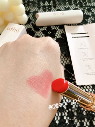 ATHE AUTHENTIC AIRY LIP BALM / 비건립밤 / 어센틱립밤 / 에어리립밤 (수정 요청) — 4점을 준 리뷰어가 2022년 8월 올린 사용 사진