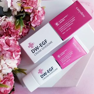 이지듀 DW-EGF 크림 다이브썸 1.69 Fl.Oz — 5점을 준 리뷰어가 2021년 7월 올린 사용 사진
