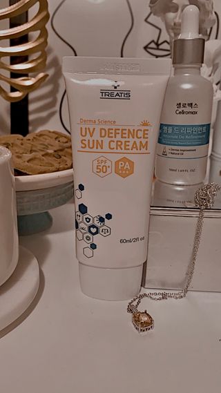 트리티스 US [TREATIS] UV Defence Sun Cream PA+++ / SPF50+ — 5점을 준 리뷰어가 2020년 12월 올린 사용 사진