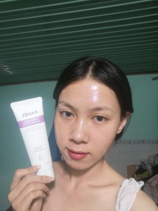 라비엘 RAVIEL 퍼플 쥬얼 클린 필 오프 팩, 마일드 블랙헤드 리무버, 4.1 fl oz(120ml) — 5점을 준 리뷰어가 2023년 4월 올린 사용 사진