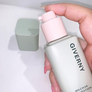 지베르니 밀착 커버 파운데이션 30ml + 밀착 커버 쿠션 본 제품 — 5점을 준 리뷰어가 2023년 9월 올린 사용 사진