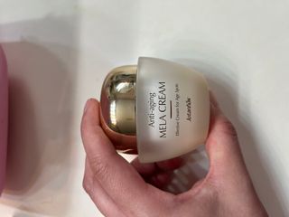 Jutanhak 안티에이징 멜라 크림 50ml / 1.69oz 잡티 &amp; 다크 스팟 케어 하이드레이팅 크림 — 5점을 준 리뷰어가 2022년 11월 올린 사용 사진