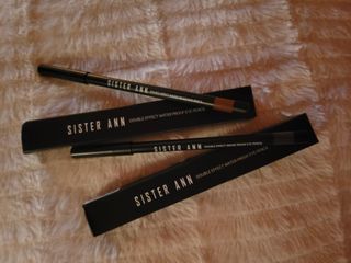 씨스터앤 시스터앤 더블이펙트 워터프루프 아이펜슬_미국 — 5점을 준 리뷰어가 2022년 4월 올린 사용 사진