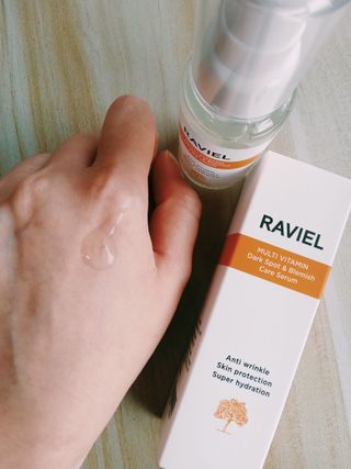 라비엘 멀티 비타민 다크 스팟 &amp; 블레미쉬 케어 페이스 세럼 모든 피부용 1.7 fl oz — 5점을 준 리뷰어가 2022년 12월 올린 사용 사진