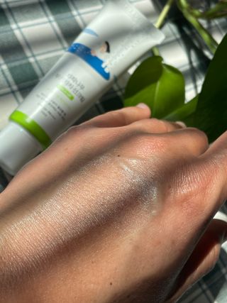 Round Lab Birch Juice Moisturizing Sunscreen — 5점을 준 리뷰어가 2024년 6월 올린 사용 사진