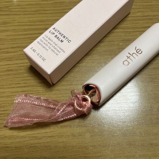 ATHE AUTHENTIC AIRY LIP BALM / 비건립밤 / 어센틱립밤 / 에어리립밤 (수정 요청) — 5점을 준 리뷰어가 2022년 8월 올린 사용 사진