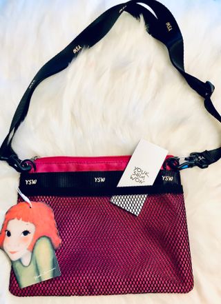 YOUKSHIMWON Wristlet Wallet for Women Smart Phone Strap Clutch — 5점을 준 리뷰어가 2021년 8월 올린 사용 사진