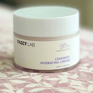 파시랩 USA_[FASCY LAB] 세라마이드 하이드레이팅 크림 — 4점을 준 리뷰어가 2021년 10월 올린 사용 사진
