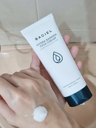 바시엘 BACIEL 바시엘 하이드라 베리어 시카 크림 — 4점을 준 리뷰어가 2021년 8월 올린 사용 사진