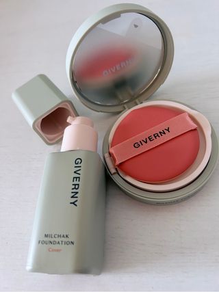 지베르니 밀착 커버 파운데이션 30ml + 밀착 커버 쿠션 본 제품 — 5점을 준 리뷰어가 2023년 9월 올린 사용 사진