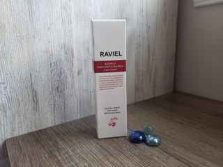 라비엘 아세로라 &amp; 스네일 뮤신 다크 스팟 케어 크림 1.7 fl oz (50ml), 스네일 뮤신 &amp; 히알루론산 — 5점을 준 리뷰어가 2022년 9월 올린 사용 사진
