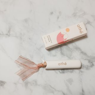 ATHE AUTHENTIC AIRY LIP BALM / 비건립밤 / 어센틱립밤 / 에어리립밤 (수정 요청) — 5점을 준 리뷰어가 2022년 8월 올린 사용 사진