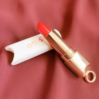ATHE AUTHENTIC AIRY LIP BALM / 비건립밤 / 어센틱립밤 / 에어리립밤 (수정 요청) — 5점을 준 리뷰어가 2022년 7월 올린 사용 사진