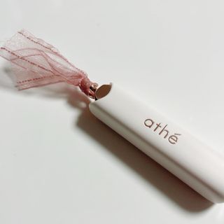 ATHE AUTHENTIC AIRY LIP BALM / 비건립밤 / 어센틱립밤 / 에어리립밤 (수정 요청) — 5점을 준 리뷰어가 2022년 8월 올린 사용 사진