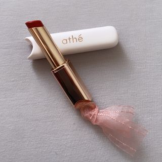 ATHE AUTHENTIC AIRY LIP BALM / 비건립밤 / 어센틱립밤 / 에어리립밤 (수정 요청) — 5점을 준 리뷰어가 2022년 7월 올린 사용 사진