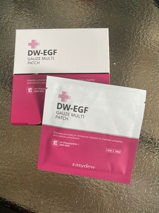 이지듀 DW-EGF 멀티 페이셜 시트 마스크 - 0.53 FL OZ 4EA — 5점을 준 리뷰어가 2021년 8월 올린 사용 사진