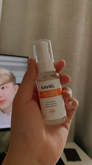 라비엘 멀티 비타민 다크 스팟 &amp; 블레미쉬 케어 페이스 세럼 모든 피부용 1.7 fl oz — 4점을 준 리뷰어가 2023년 4월 올린 사용 사진