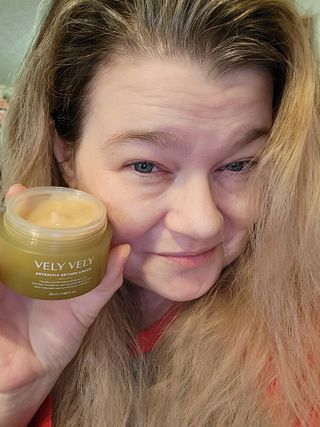VELY VELY Artemisia Return Cream — 5점을 준 리뷰어가 2021년 4월 올린 사용 사진