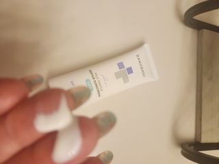 바노바기 코스메틱 바노바기 밀크씨슬 리페어 시카 선스크린 플러스 50ml — 5점을 준 리뷰어가 2023년 9월 올린 사용 사진