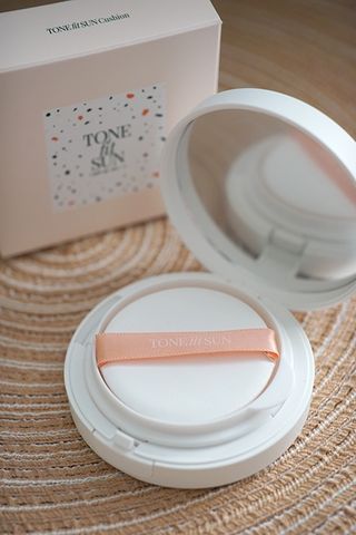 TONEfitSUN 쿠션 12g 비건 톤업 선쿠션 한국산 SPF 50+/ PA++++ — 4점을 준 리뷰어가 2023년 2월 올린 사용 사진