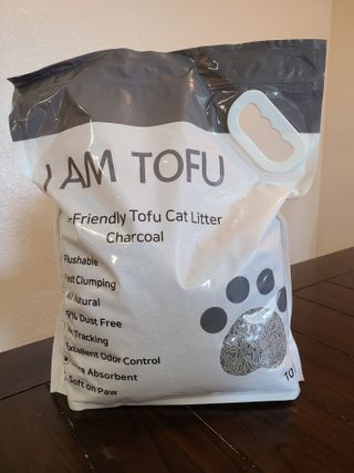 카미스쥬 KAMY 's ZOO I AM TOFU 프리미엄 천연 두부 고양이 쓰레기 숯 10LB — 3점을 준 리뷰어가 2021년 2월 올린 사용 사진