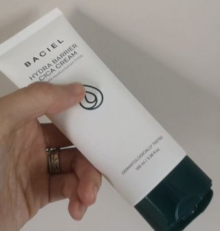 바시엘 BACIEL 바시엘 하이드라 베리어 시카 크림 — 5점을 준 리뷰어가 2021년 8월 올린 사용 사진