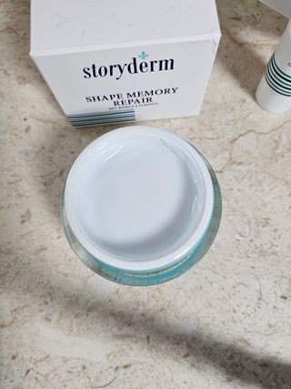 [스토리덤] 타임머신 하이알 1000 30ml + 쉐이프 메모리 리페어 크림 50ml — 3.5점을 준 리뷰어가 2023년 8월 올린 사용 사진