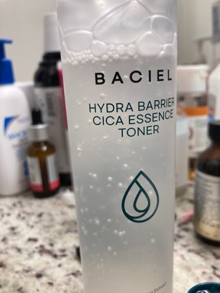 바시엘 BACIEL 바시엘 하이드라 베리어 시카 에센스 토너 — 5점을 준 리뷰어가 2021년 9월 올린 사용 사진