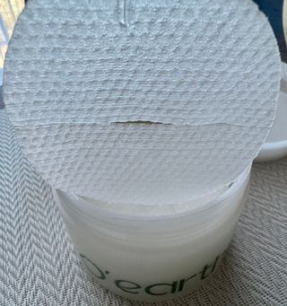 오어스 마일드 카밍 순진 비건 토너 패드 포 페이스 모이스처라이징 &amp; 수딩 — 5점을 준 리뷰어가 2023년 2월 올린 사용 사진