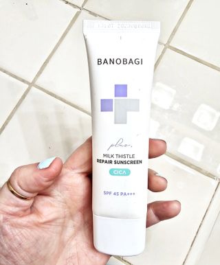 바노바기 코스메틱 바노바기 밀크씨슬 리페어 시카 선스크린 플러스 50ml — 5점을 준 리뷰어가 2023년 10월 올린 사용 사진