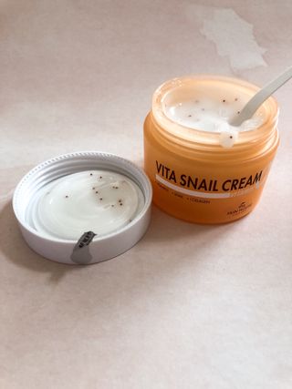 [THE SKIN HOUSE] Vita Snail Cream — 5점을 준 리뷰어가 2022년 5월 올린 사용 사진