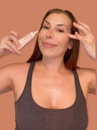 오바코 ovaco eye wrinkle smooth out serum — 5점을 준 리뷰어가 2022년 2월 올린 사용 사진