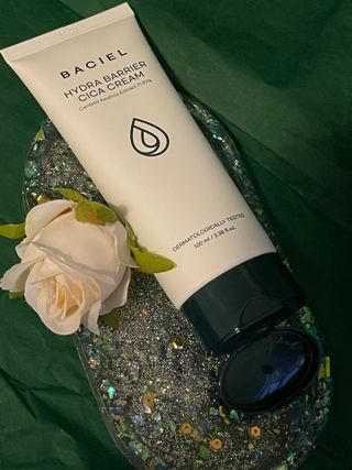 바시엘 BACIEL 바시엘 하이드라 베리어 시카 크림 — 5점을 준 리뷰어가 2021년 5월 올린 사용 사진