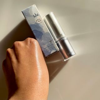 산심 명연수 멀티 스틱 밤 0.38oz 수분 스틱 집중 주름 케어 — 4점을 준 리뷰어가 2023년 4월 올린 사용 사진