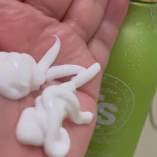 ゴールドプラスセット(シャンプー500g x 1ea/トリートメント500ml X 1ea) — 4점을 준 리뷰어가 2023년 3월 올린 사용 사진