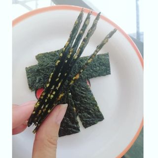 UNCLE NICK 한국 슈퍼 스낵 블랙 &amp; 블랙 김 스낵 — 5점을 준 리뷰어가 2021년 10월 올린 사용 사진