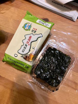 SUNG GYUNG Olive & Green Tea Seaweed Snack Pack of 16 — 5점을 준 리뷰어가 2024년 1월 올린 사용 사진