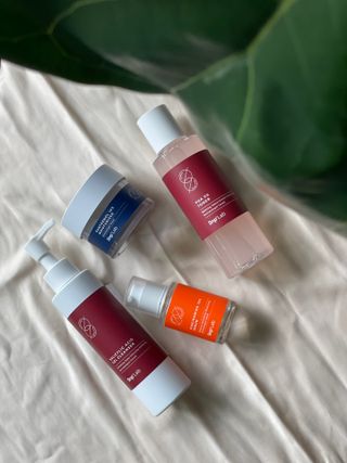 SNP LAB 살리실산 클렌저 + PHA 5 토너 + 나이아신아마이드 10 세럼 + 판테놀 10 모이스처라이저 — 5점을 준 리뷰어가 2021년 10월 올린 사용 사진
