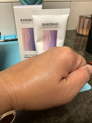 바노바기 코스메틱 바노바기 밀크 씨슬 리페어 크림 50ml — 5점을 준 리뷰어가 2023년 7월 올린 사용 사진