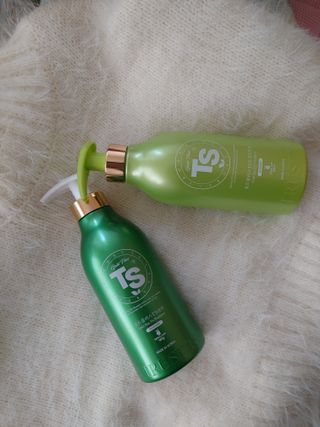 ゴールドプラスセット(シャンプー500g x 1ea/トリートメント500ml X 1ea) — 4점을 준 리뷰어가 2023년 4월 올린 사용 사진