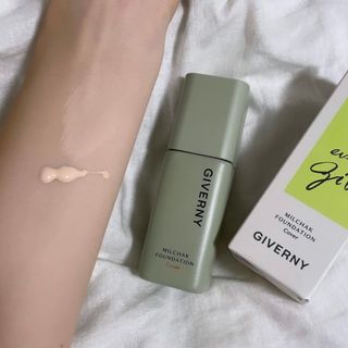 지베르니 밀착 커버 파운데이션 30ml + 밀착 커버 쿠션 본 제품 — 5점을 준 리뷰어가 2023년 9월 올린 사용 사진