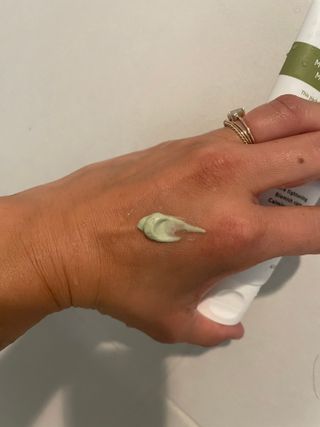 라비엘 머그워트 그린머드 팩투폼 페이스 클렌저, 4.1fl oz(120ml), 2-in-1 멀티 클렌저 — 4.5점을 준 리뷰어가 2022년 9월 올린 사용 사진