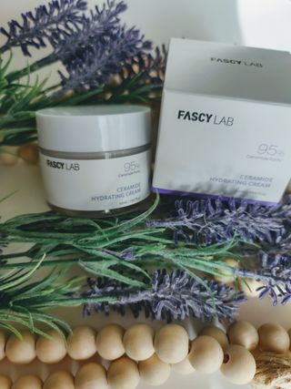 파시랩 USA_[FASCY LAB] 세라마이드 하이드레이팅 크림 — 3.5점을 준 리뷰어가 2021년 10월 올린 사용 사진