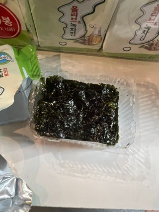 SUNG GYUNG Olive & Green Tea Seaweed Snack Pack of 16 — 5점을 준 리뷰어가 2024년 1월 올린 사용 사진