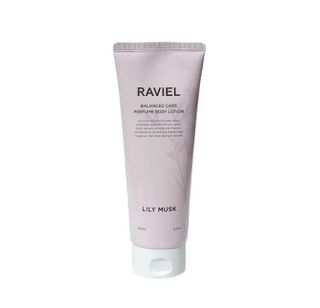 라비엘 RAVIEL 밸런스드 케어 모이스처라이징 퍼퓸 바디 로션 6.8 fl oz (200ml), 릴리 머스크 / 튜브 로즈 — 5점을 준 리뷰어가 2022년 10월 올린 사용 사진