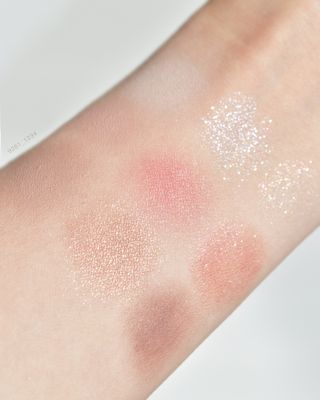 하트퍼센트 Heart Percent Dote on Mood Eye Palette CHERRY-LIKE FACETS — 5점을 준 리뷰어가 2021년 11월 올린 사용 사진